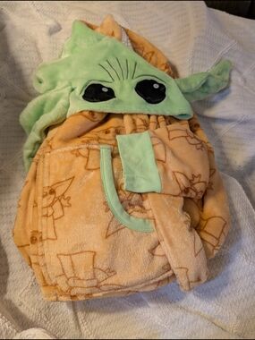 Plush Baby Yoda Hooded Bath Robe - Green and Tan